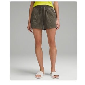 Lululemon dance studio high rise short 3.5” size 6 in army green